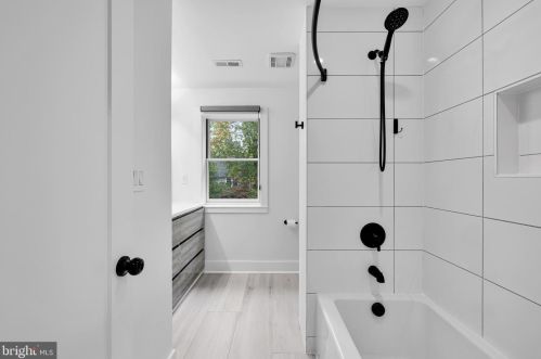 4624 Asbury Pl, Washington DC  20016-4325 exterior