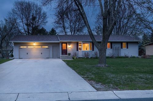 309 Ortloff Trl, Minnetrista, MN 55388