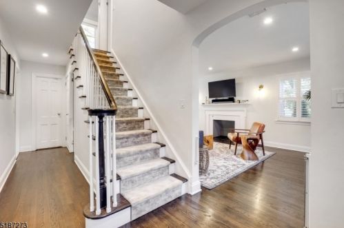 5 Kingsland Ct, South Orange, NJ 07079-1455
