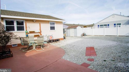 11 Sandy Ln, Brigantine City, NJ 08203-1111