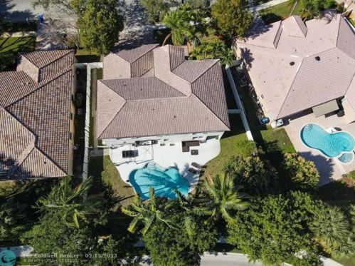 3511 145th Ave, Hollywood FL  33027-3726 exterior