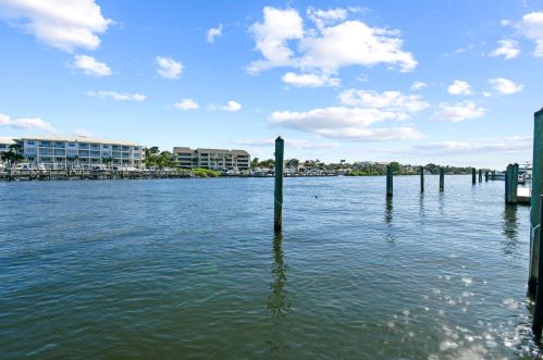 2270 Wilsee Rd, West Palm Beach FL  33410-2016 exterior