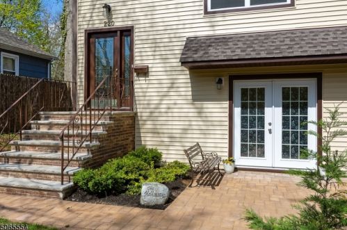 220 Martine Ave, Fanwood, NJ 07023-1337