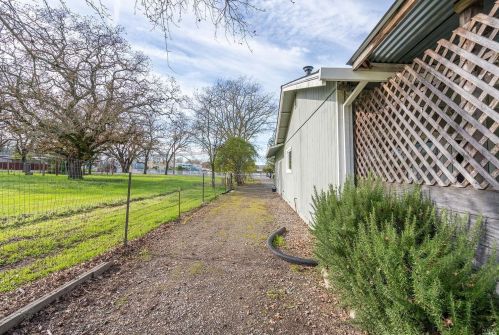 6530 Old Redwood Hwy, Santa Rosa CA  95403-1480 exterior