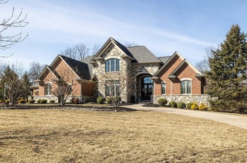 3 Beaufort Hunt Ln, Cincinnati, OH 45242-4671