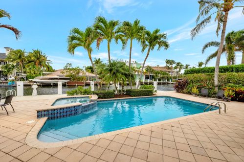955 Gardenia Dr, Delray Beach FL  33483-4806 exterior