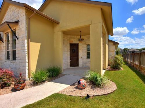 97 Santa Maria St, Georgetown TX  78628 exterior