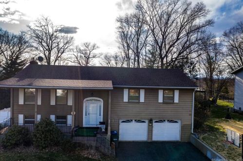 82 Kennedy Rd, Manchester, CT 06042-2231