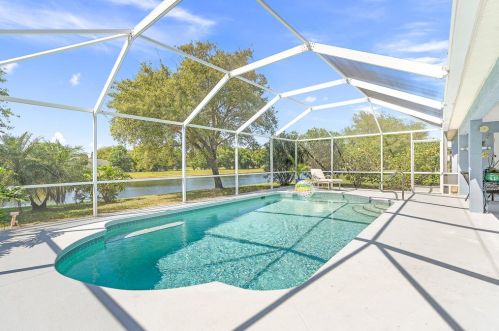 165 36 Ct, Vero Beach FL 32960-4085 exterior