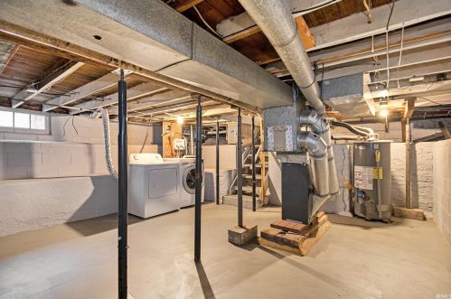 1809 Homewood Ave, Mishawaka IN  46544-2639 exterior