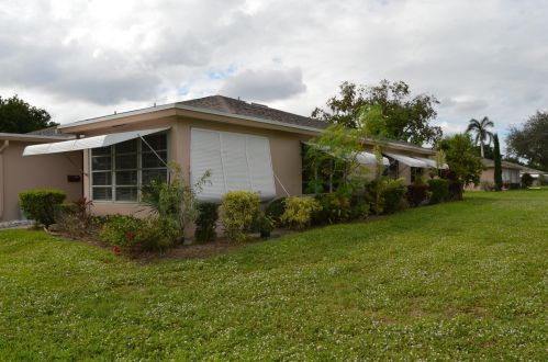 1240 Club Dr, Delray Beach, FL 33445-2824