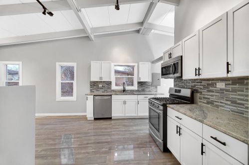 636 47th Pl, Gary IN  46409-2524 exterior