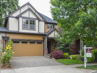 7855 Alder St, Portland, OR 97224-7240
