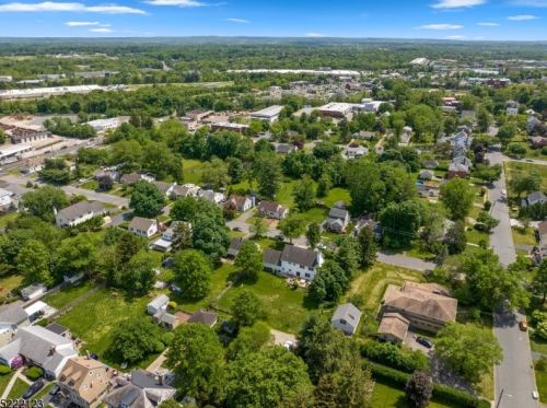 27 New York Ave, Flemington NJ  08822-1437 exterior