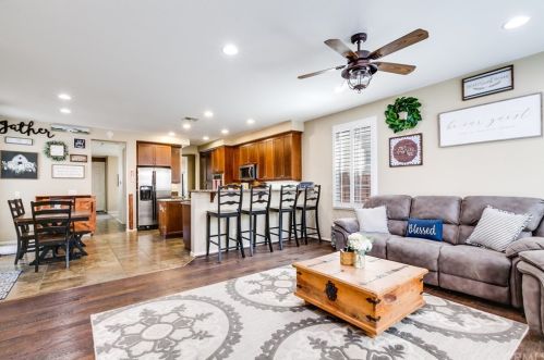 6787 Vanderbilt St, Chino CA  91710-1308 exterior