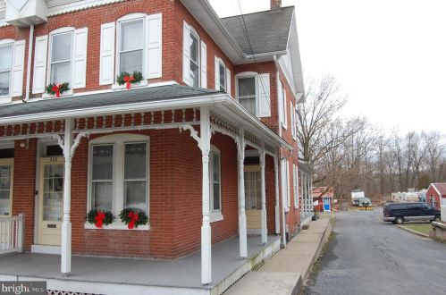 328 Main St, Shoemakersville, PA 19555-1412
