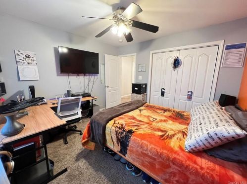 20 Dogwood Dr, Middletown NY 10940-1801 exterior