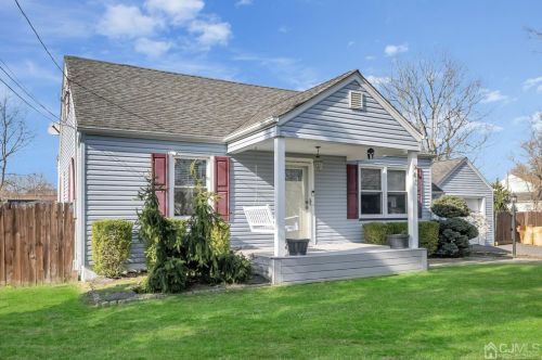 40 Kensington Ave, Old Bridge, NJ 08857-1145