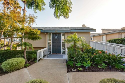 222 Turf Vw Dr, Solana Beach CA  92075-2316 exterior