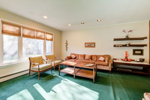 61 Mist Ln, Westbury, NY 11590-6309