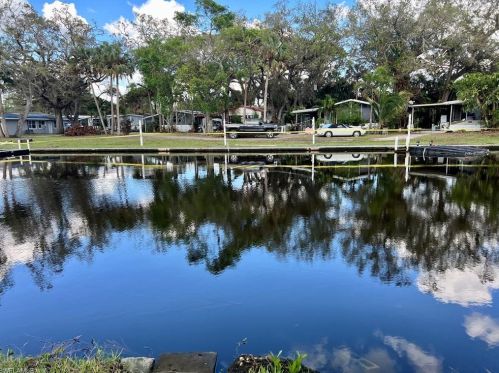 3201 Sabal Ct, Naples, FL 34112-5834