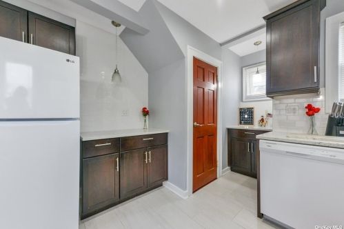 86-15 262nd St, Floral Park NY  11004-1344 exterior