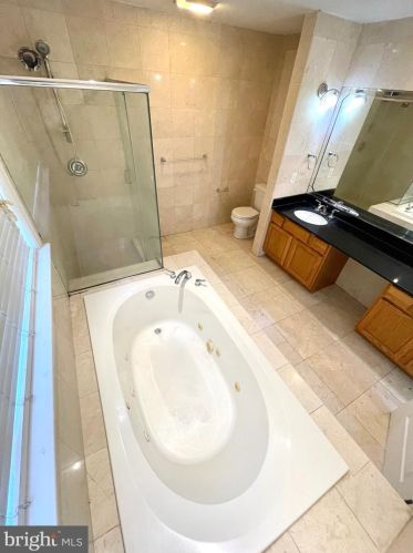 32 Pin Oak Dr, Dover DE  19904-2373 exterior