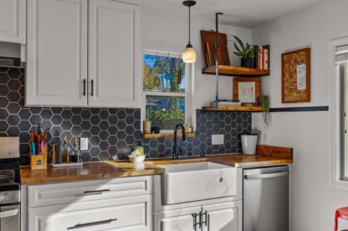 1129 Wanda Ave, Seaside CA  93955-5430 exterior