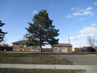 305 42nd St, Williston ND  58801-2766 exterior