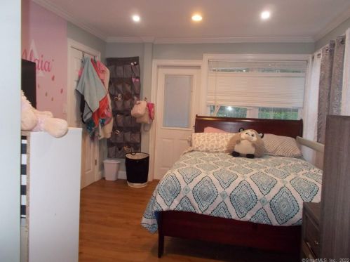 146 Emmett Ave, Derby CT  06418-1232 exterior