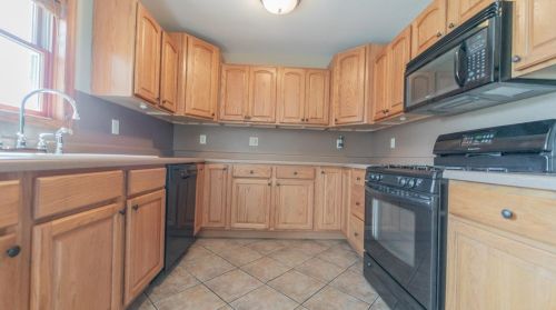9913 Delaware Pl, Hammond, IN 46322-3326