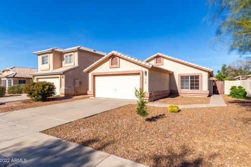 718 Constitution Dr, Gilbert, AZ 85233-8422