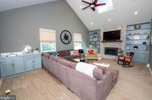 156 Whitney Ln, Southampton PA  18954-1080 exterior