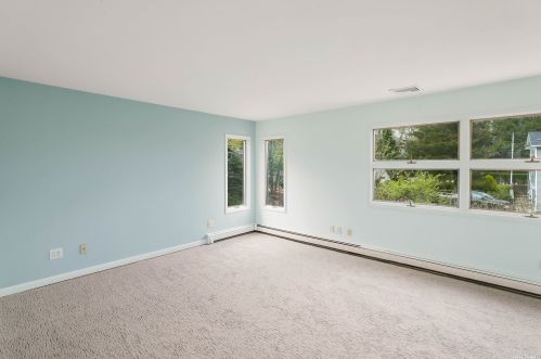 51 Sycamore Rd, San Remo NY  11754-2341 exterior