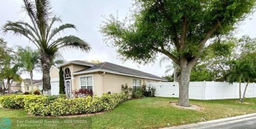 1612 Crooked Stick Way, West Palm Beach, FL 33413-3035