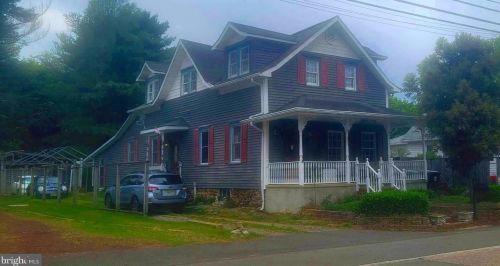399 Tansboro Rd, Berlin Boro, NJ 08009-9743