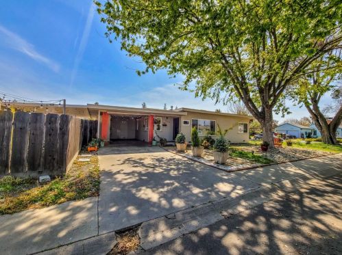 2220 Haddon Ave, Modesto, CA 95354-3048