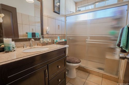 8341 Cantaloupe Ave, Van Nuys CA 91402-3806 exterior