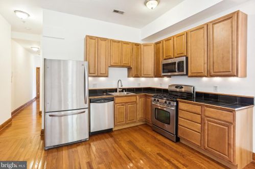 1807 8 St, Washington DC 20001-3185 exterior