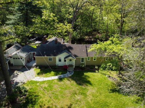 83 Maltbie Ave, Stamford CT  06902-1109 exterior