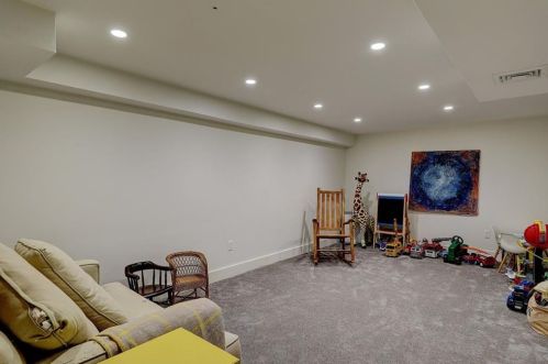 690 Angell St, Providence RI 02906-5309 exterior