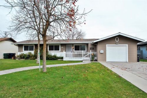 713 Willis Ave, Madera, CA 93637-2937
