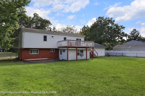 2 Berkshire Ct, Jackson Twp NJ 08527-2409 exterior