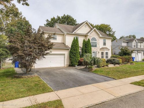 224 Sunrise St, Bricktown, NJ 08724-2520
