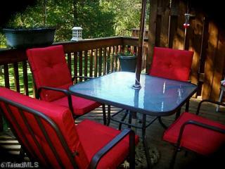 2927 Burke Place Ct, Winston Salem, NC 27103-5715