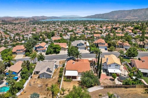 29233 Northpointe St, Lake Elsinore CA  92530-1200 exterior