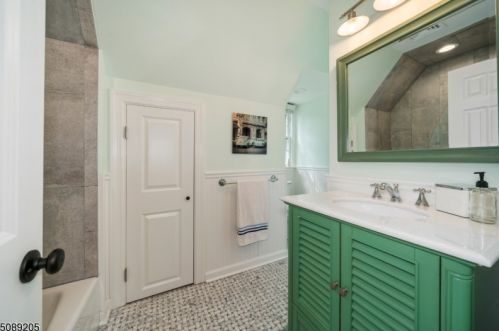 186 1st Ave, Little Falls NJ  07424-2206 exterior