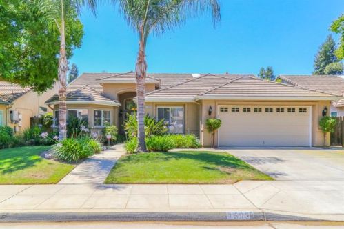 1595 Emerald Ave, Fresno, CA 93720-4235