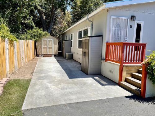 14 Ellie Dr, Santa Rosa CA  95403-1111 exterior