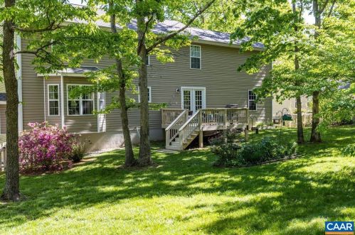 12 Seminole Trl, Bybee VA  22963-3157 exterior